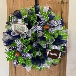 Seattle Seahawks Wreath 14”